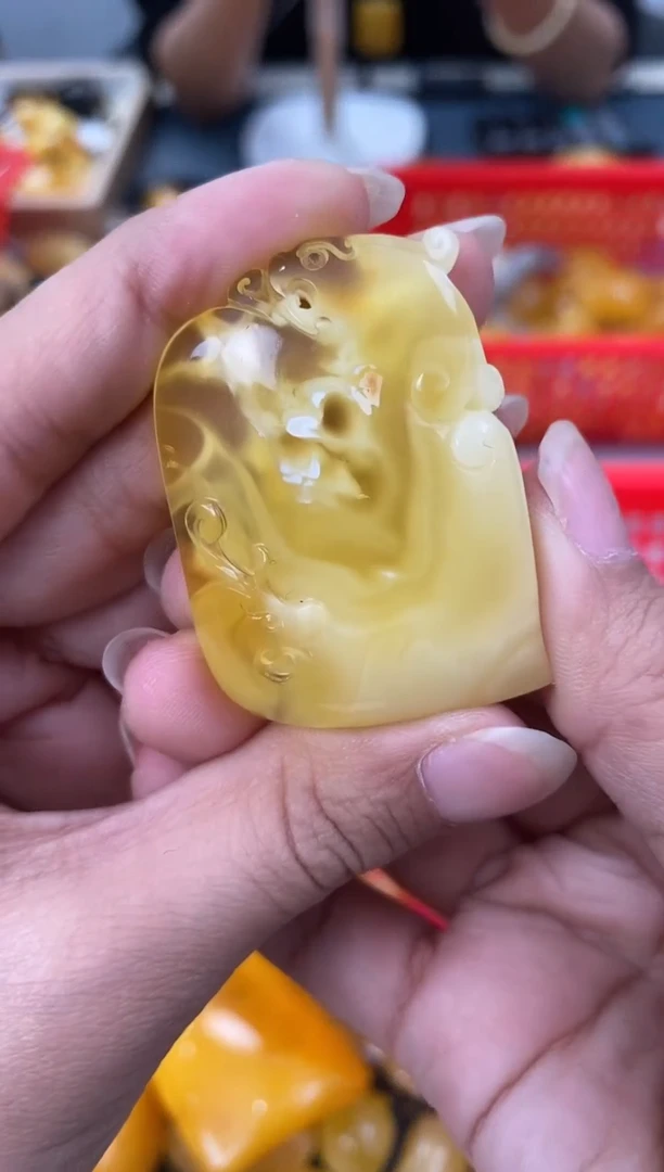 【闪购商品】琥珀裸石未镶嵌天然琥珀蜜蜡吊坠