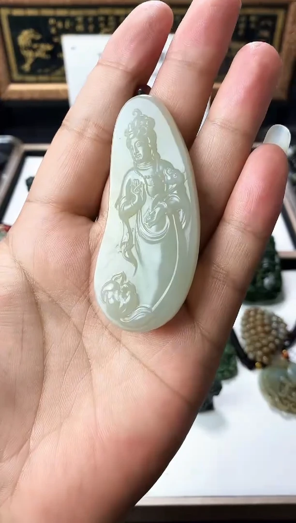 颈饰未镶嵌和田玉1