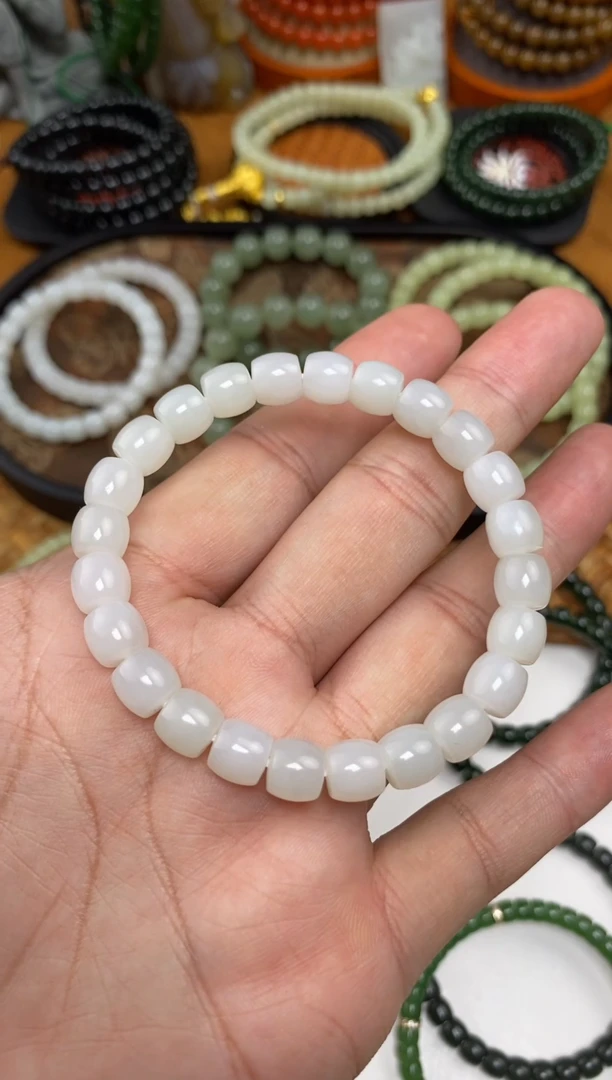 颈饰未镶嵌和田玉手串