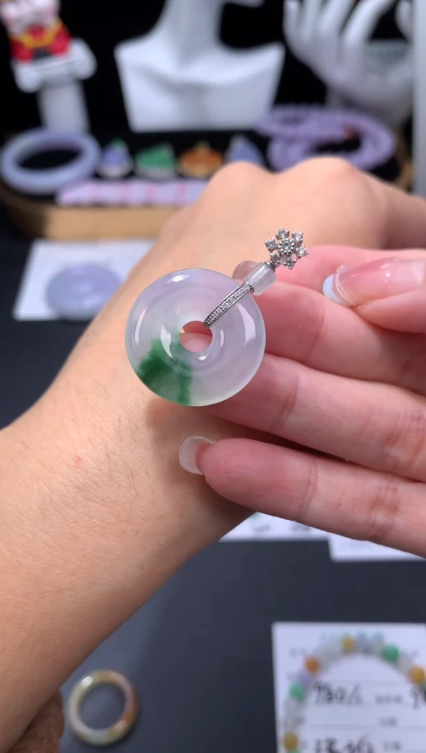 18K金镶嵌定制翡翠48小时鉴赏期 退货不扣服务费