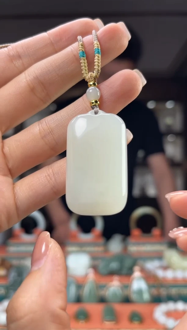 和田玉未镶嵌颈饰佩佩