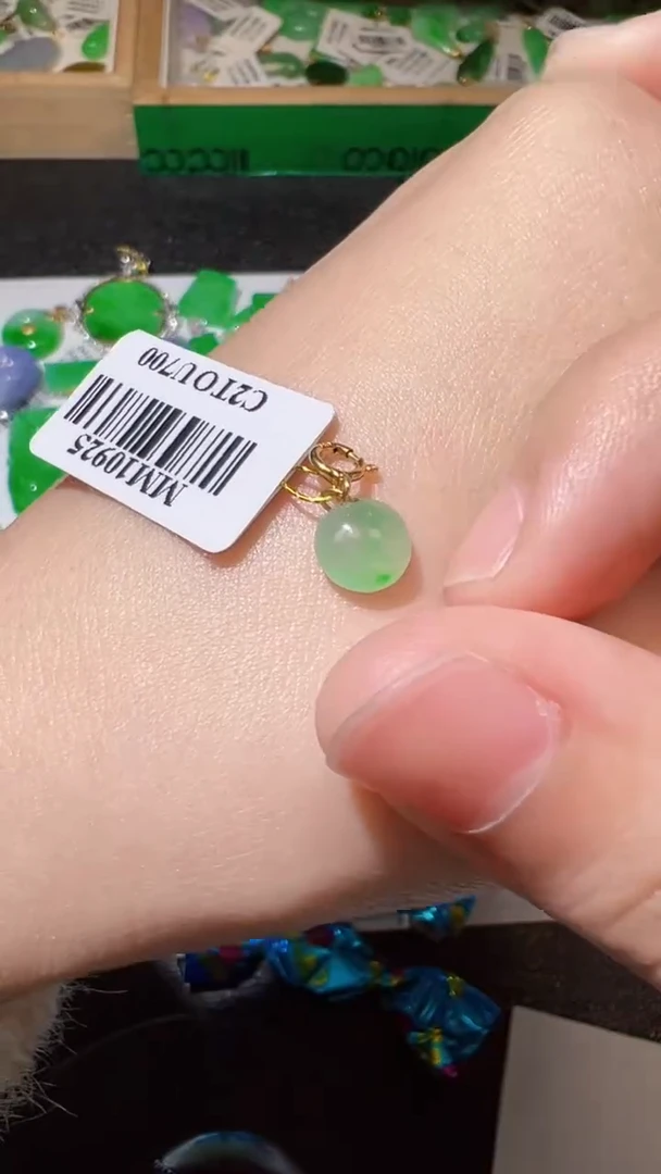 【闪购商品】翡翠挂件18K金镶嵌我