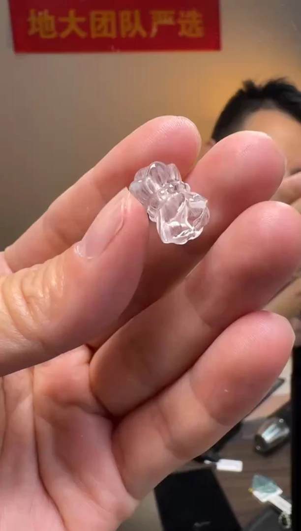 吊坠未镶嵌水晶约15mm白水晶雕刻并蒂莲