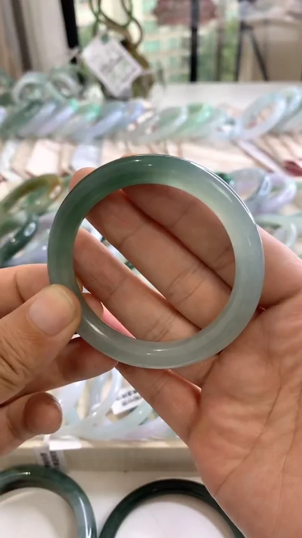 未镶嵌手镯翡翠圆条52半山水