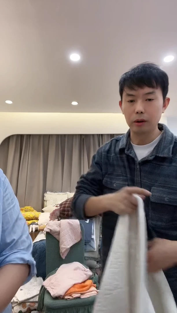 棉棉暖*_D33 瑕疵米白色绒床盖约210*210