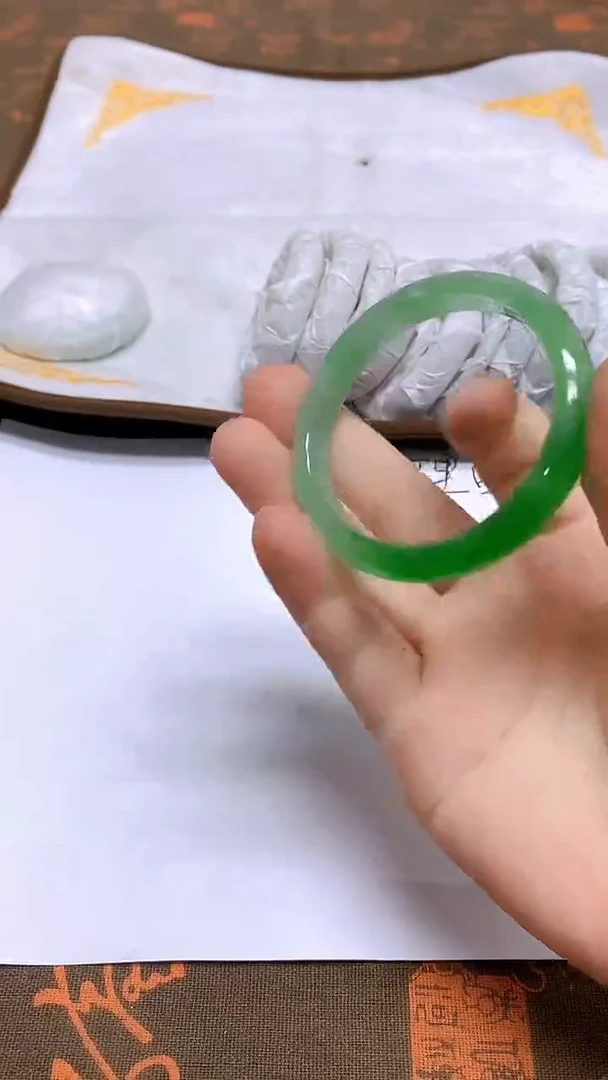 未镶嵌手镯翡翠066