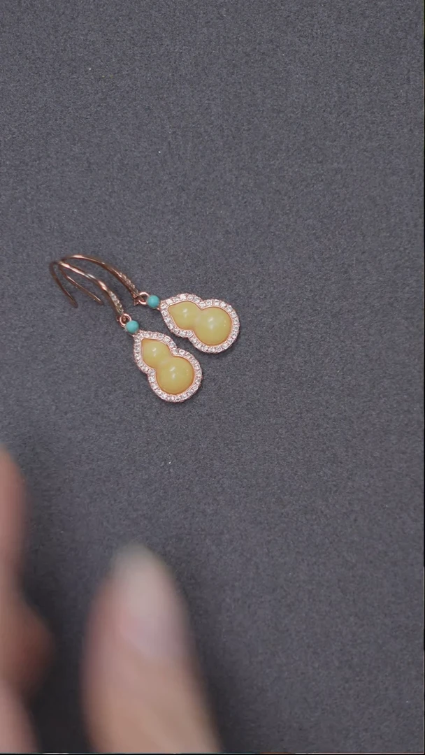 【闪购商品】琥珀耳饰银S925镶嵌蜜蜡葫芦耳饰