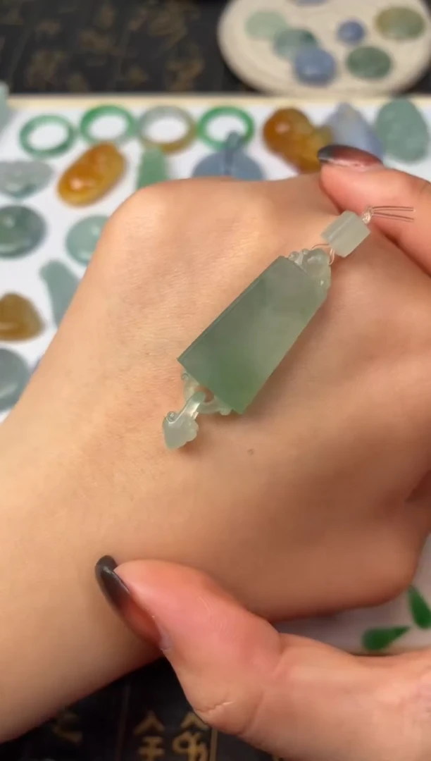 未镶嵌定制翡翠芙蓉绿无事牌