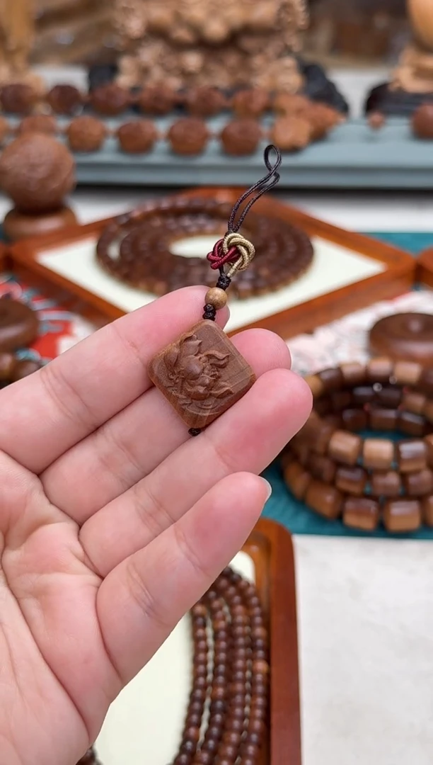 檀香木吊坠莲花吊坠 印度老山檀香