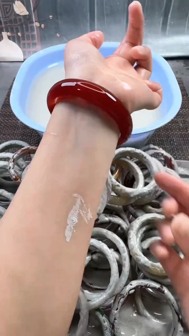 【闪购商品】石英质玉手镯未镶嵌33