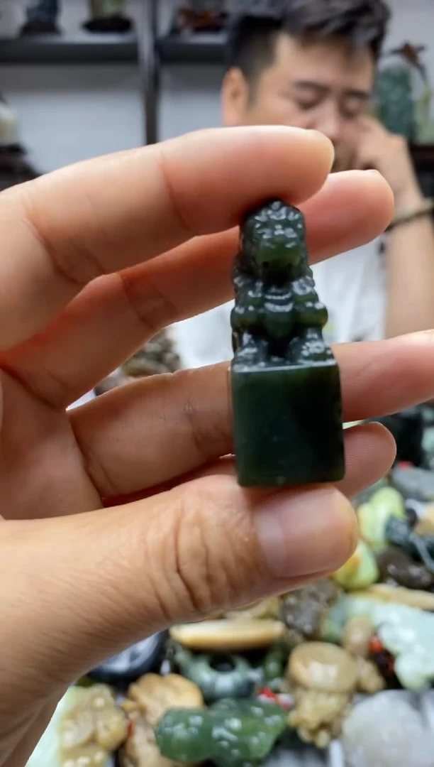 未镶嵌和田玉把件1