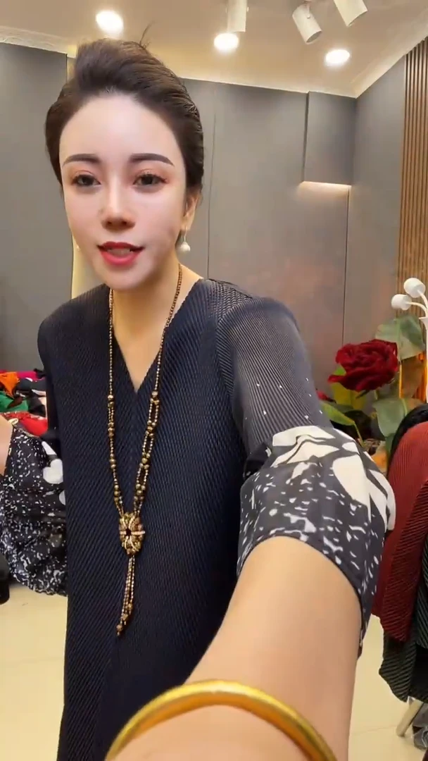 聚酯纤维（涤纶）黑色 下摆花