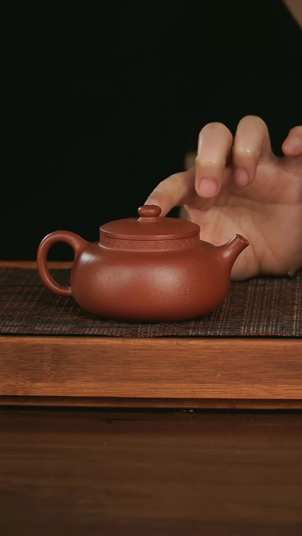 【闪购商品】紫砂茶壶 平安 宝山红降坡 160cc