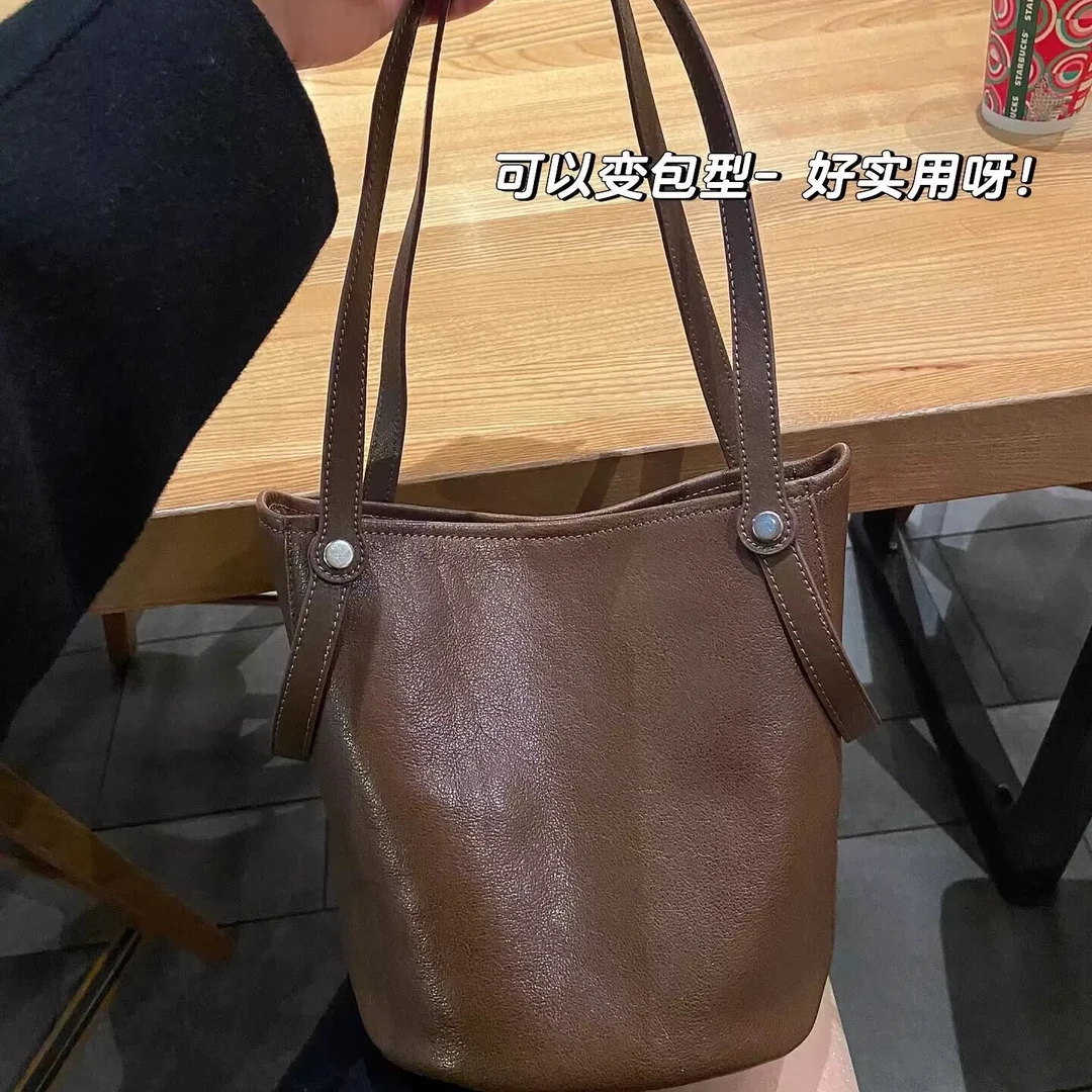 高级感复古水桶包包女2025秋冬新款大容量腋下包百搭托特包通勤包