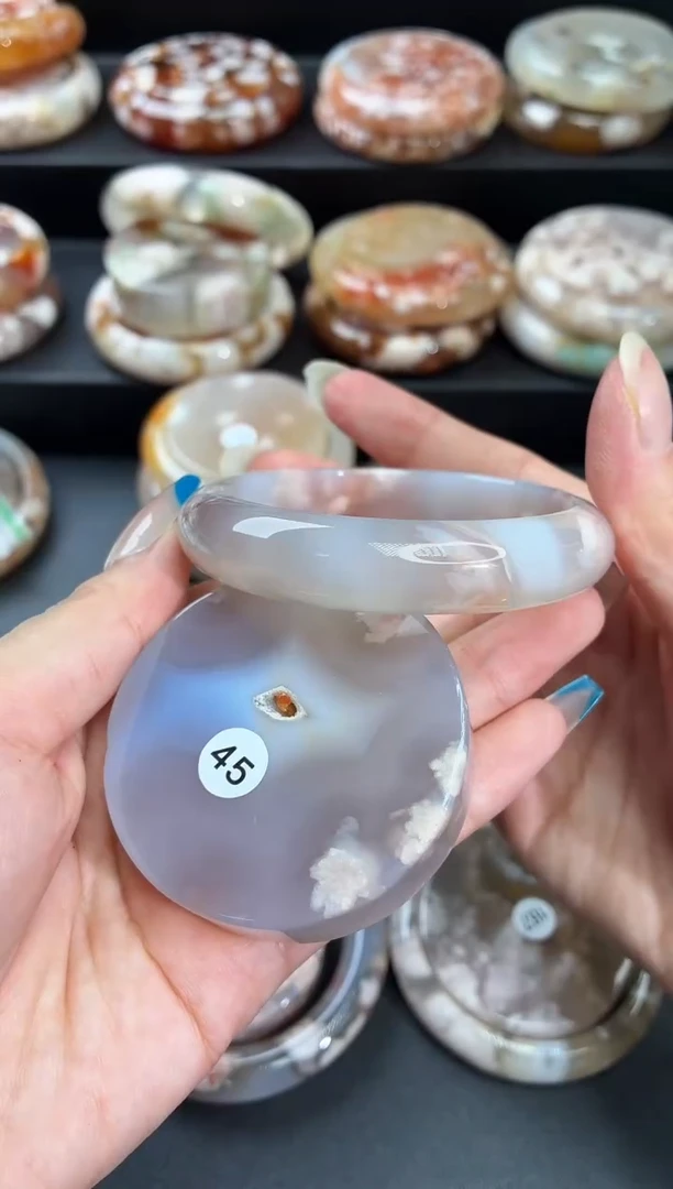 未镶嵌手链玛瑙/玉髓石英质玉赠送镯心)55圈带