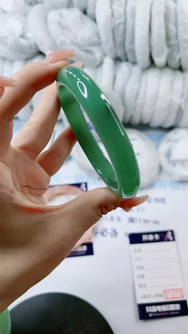 【闪购商品】石英质玉手镯未镶嵌0296998003-62