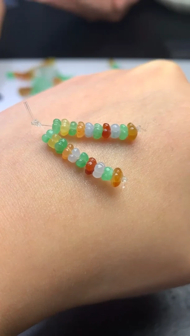 未镶嵌定制翡翠毛货 卡4.1 20颗