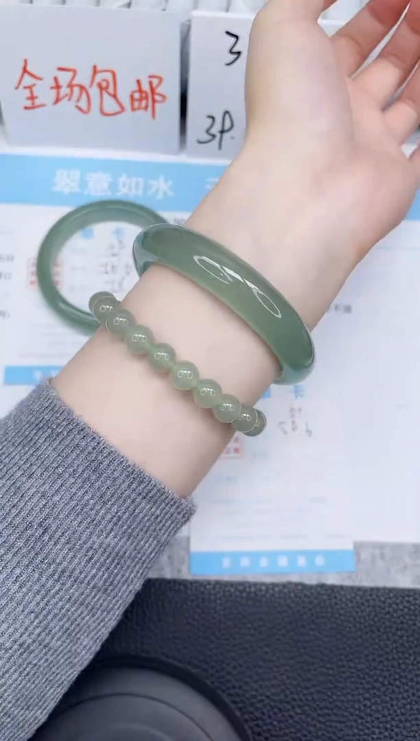 未镶嵌手镯石英质玉60-59.6