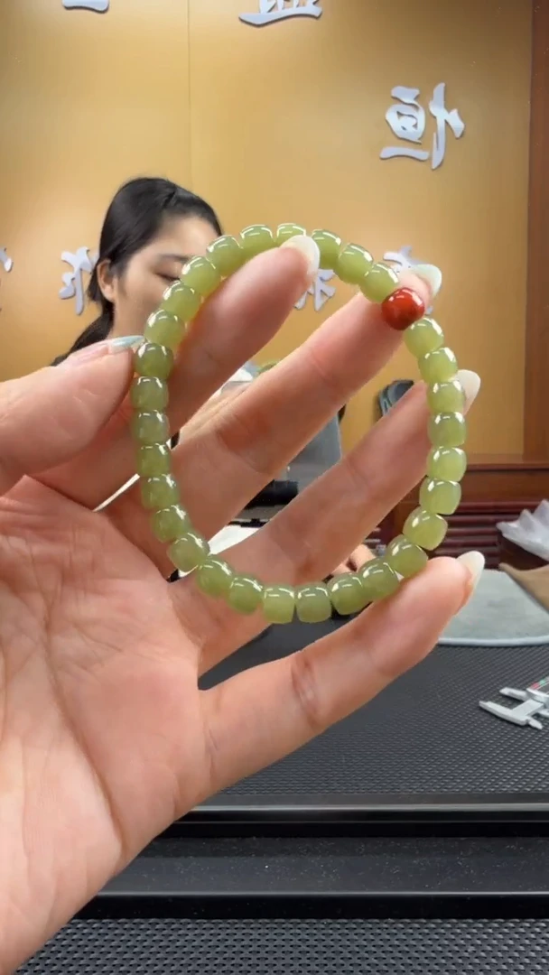 颈饰未镶嵌和田玉手串