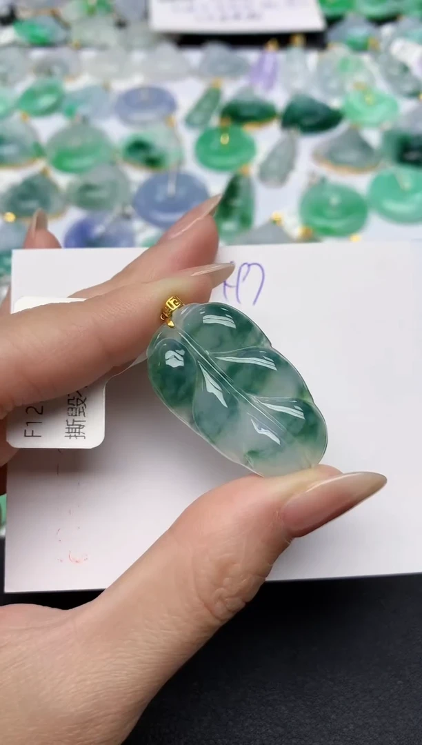 颈饰18K金镶嵌翡翠天然缅甸A货翡翠百元以上9元证书费自理