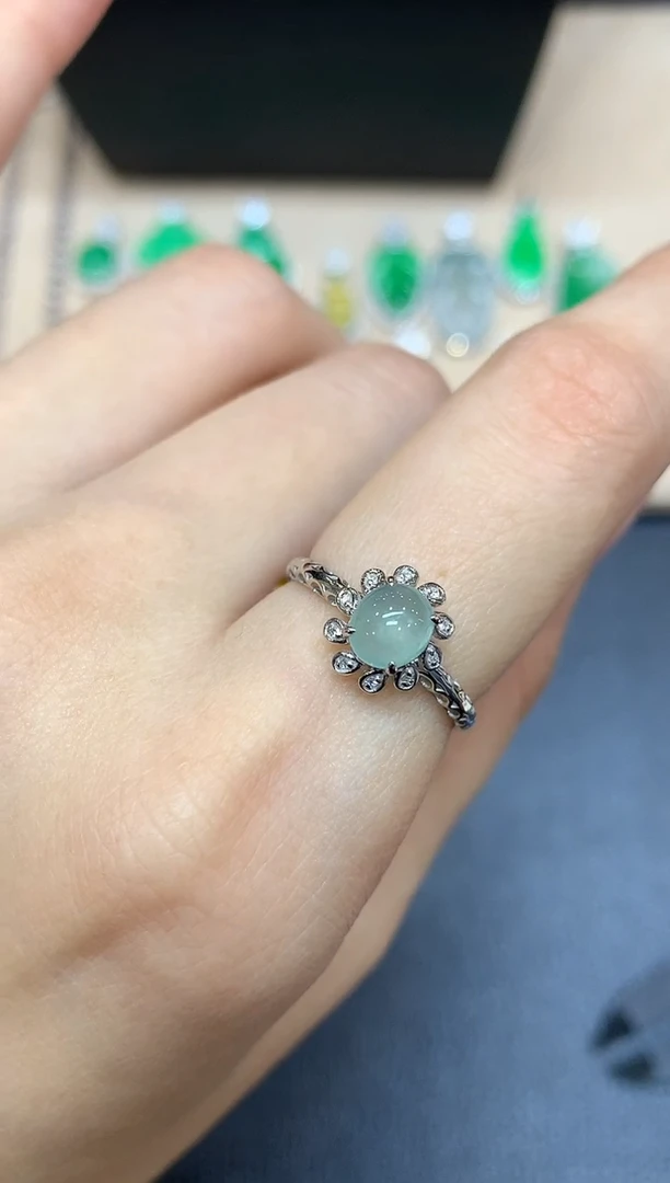 18K金镶嵌戒指翡翠蛋面【无服务费