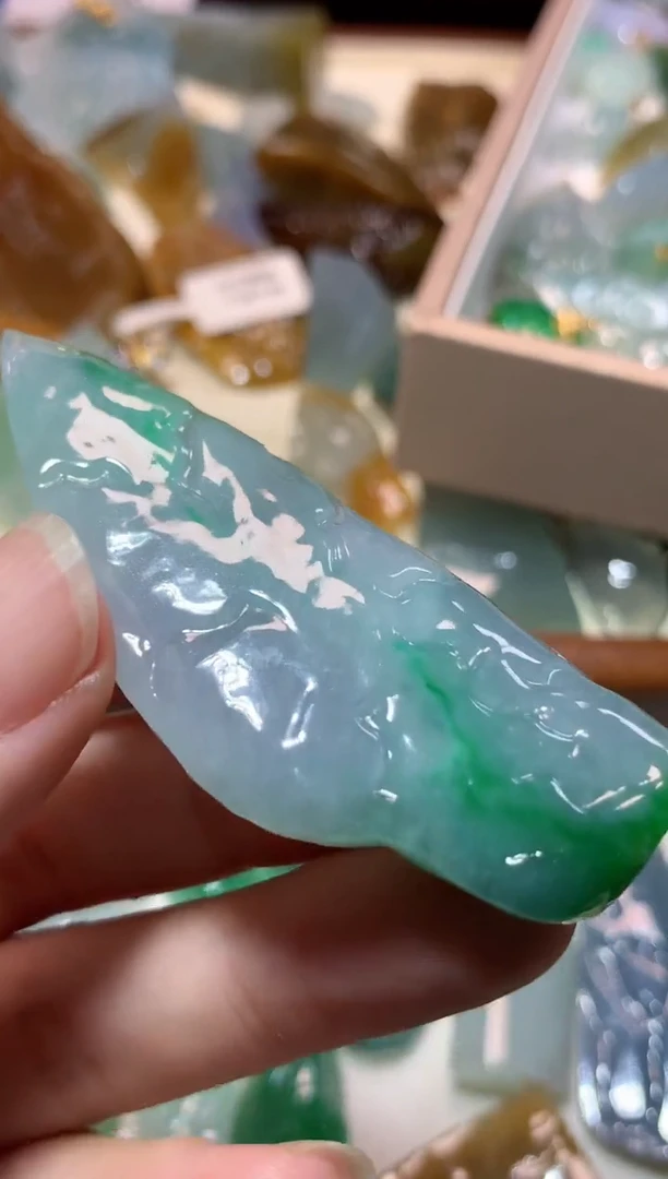 翡翠未镶嵌吊坠(不含链)吊坠