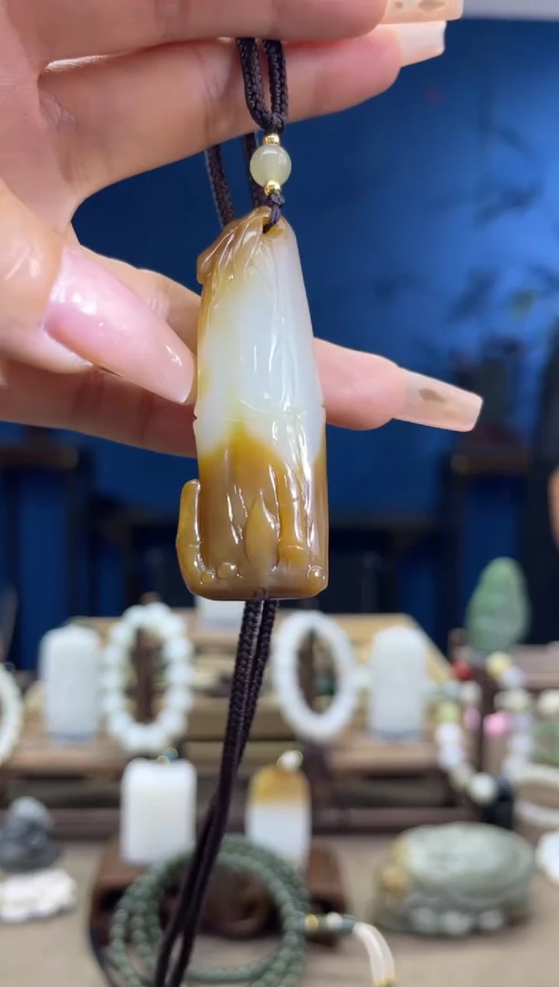 和田玉未镶嵌颈饰1