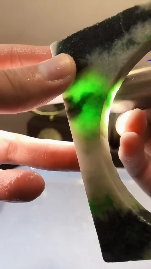 翡翠未镶嵌颈饰天然A货翡翠