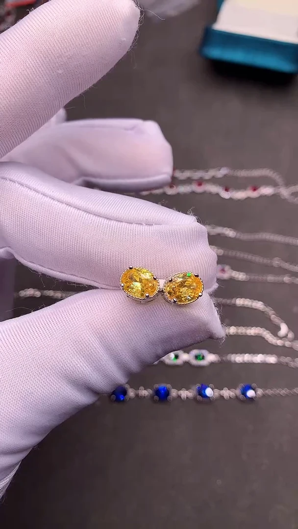 【闪购商品】彩色蓝宝石耳饰银S925镶嵌.......