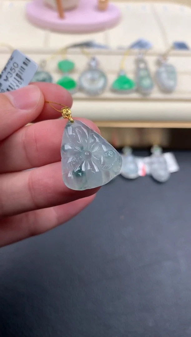 【闪购商品】翡翠颈饰18K金镶嵌D908