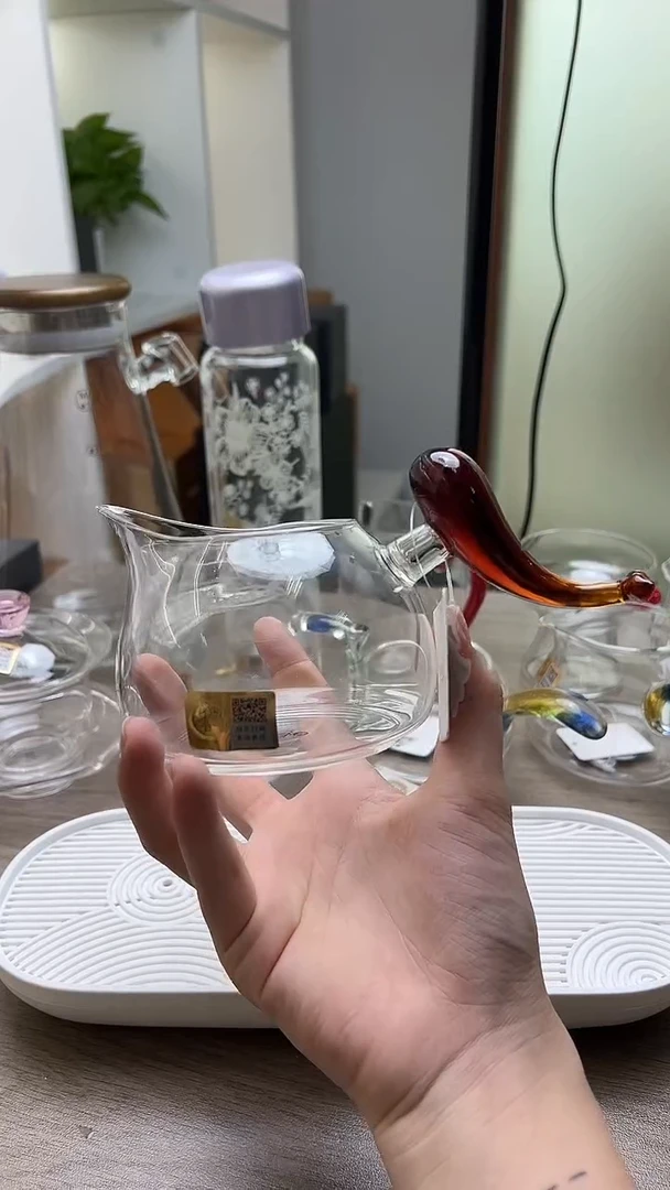 安游茶海琥珀。。。。。