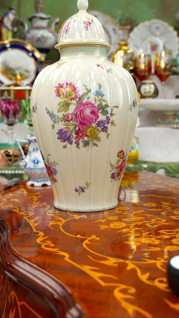 骨瓷娜娜中古瓷器如图所示148