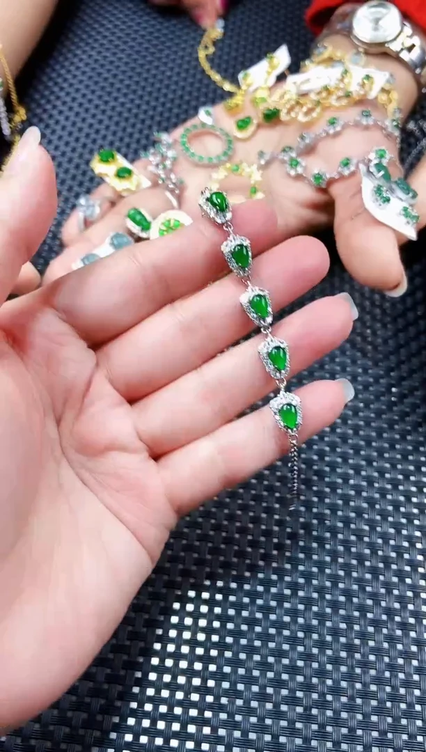 【闪购商品】翡翠手链未镶嵌11111111