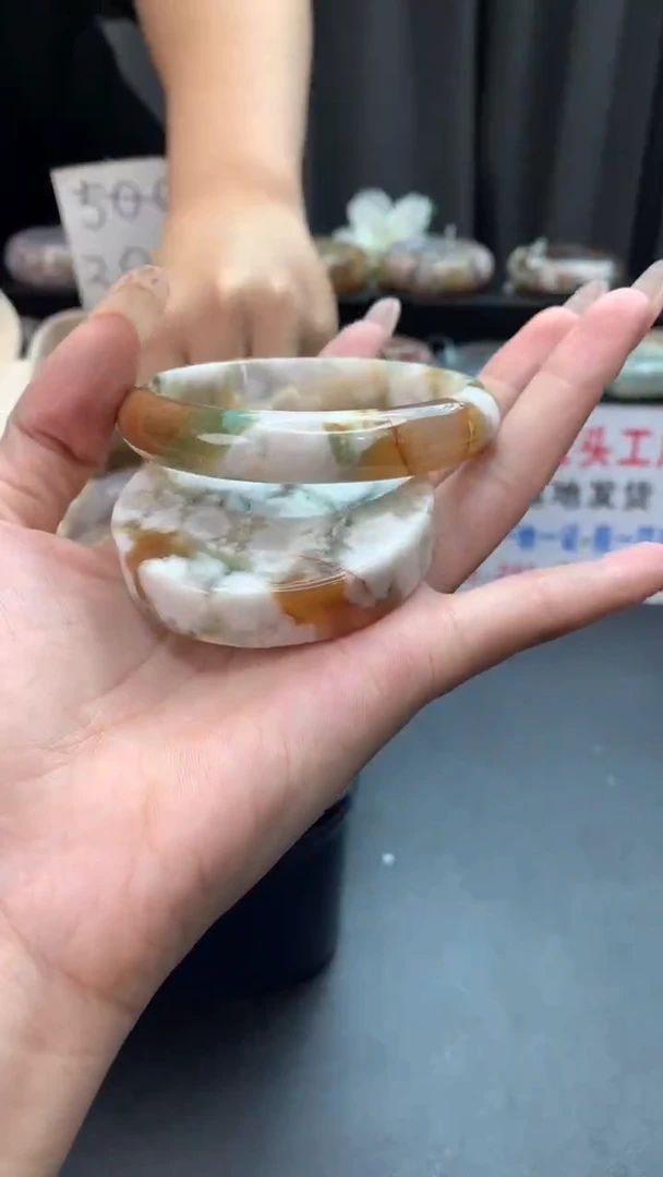 未镶嵌手镯石英质玉（57圈口）赠送镯心