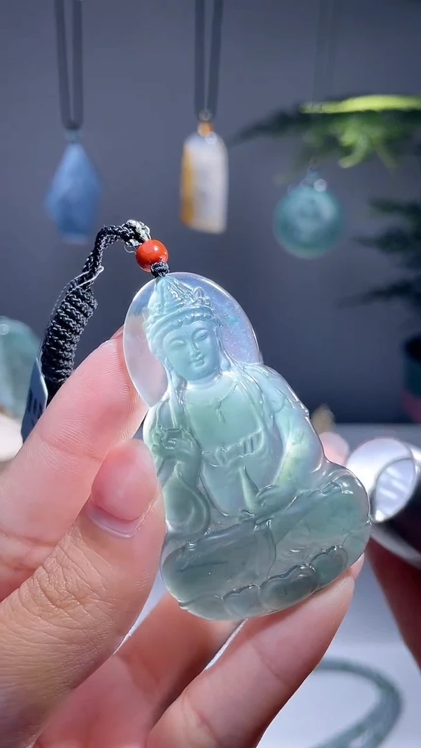 颈饰未镶嵌翡翠观音