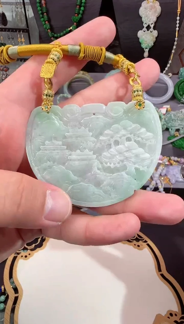 【闪购商品】翡翠颈饰未镶嵌牌子