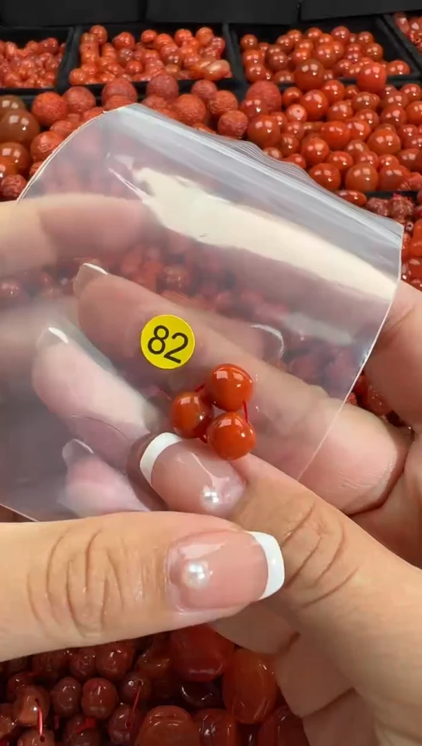 颈饰未镶嵌南红玛瑙1