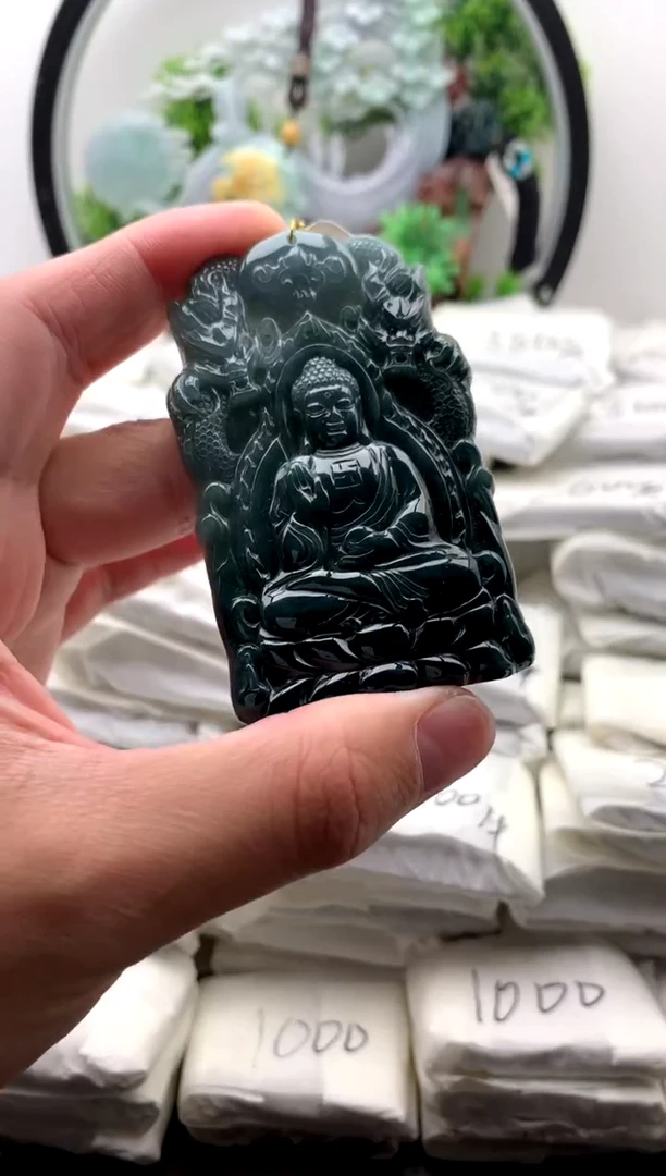 翡翠未镶嵌颈饰阿弥陀佛