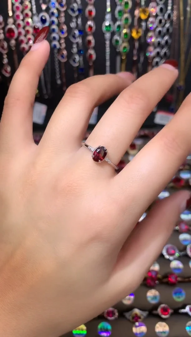 【闪购商品】石榴石戒指银S925镶嵌银色