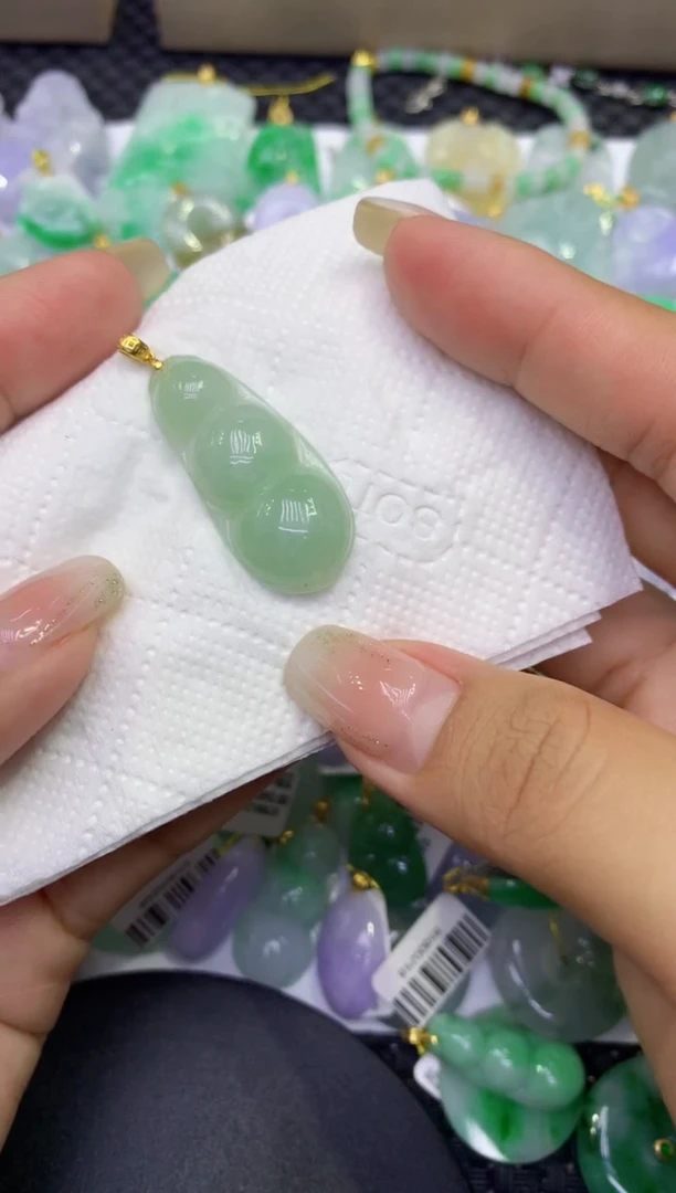 颈饰未镶嵌翡翠天然缅甸A货翡翠