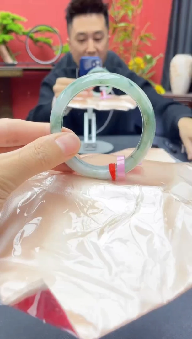 未镶嵌手镯翡翠3