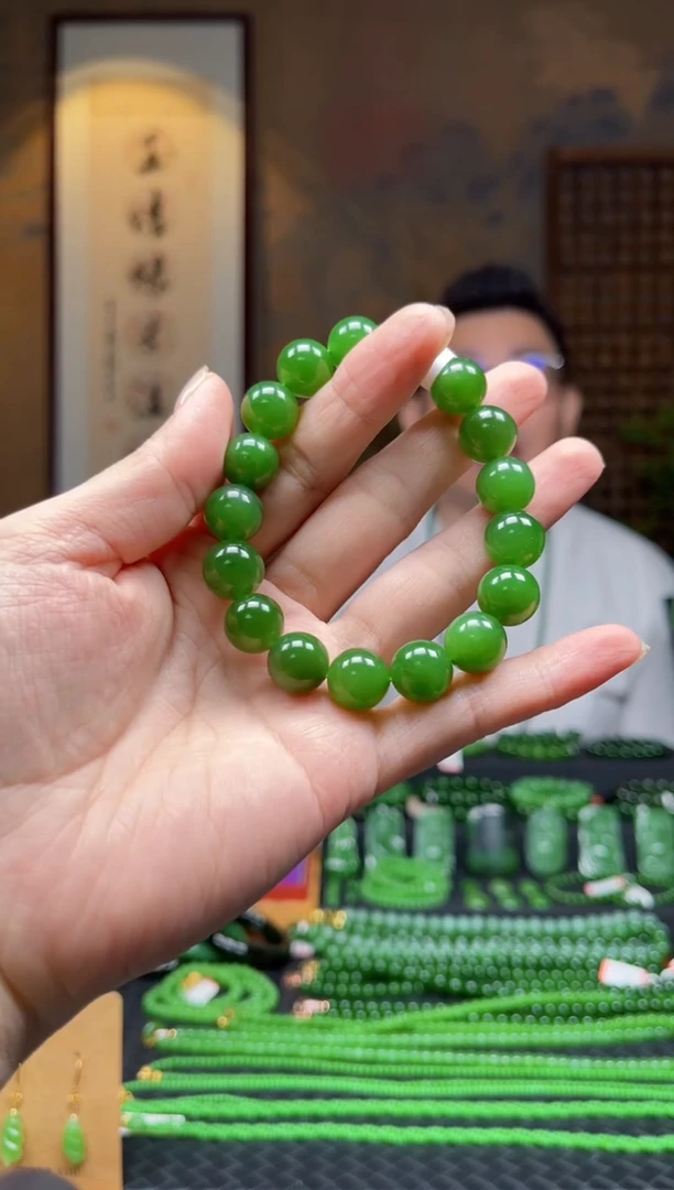 颈饰未镶嵌和田玉（碧玉）魔***德±12mm精品碧玉单圈手串