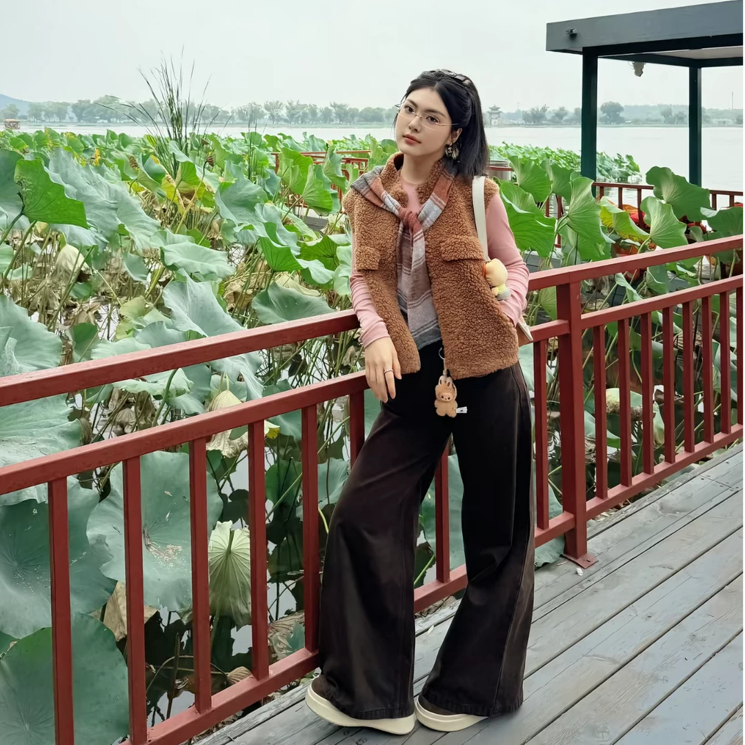 ARMS WELL王囡囡 驼色立领毛绒绒拉链背心外套 S421