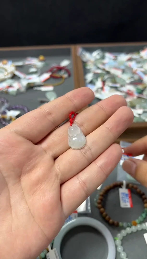 翡翠未镶嵌颈饰2725号