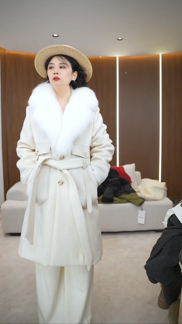 狐狸毛领双面毛呢外套~~~~~~~~~~~~