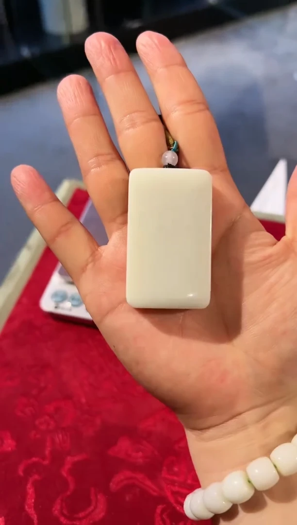 【闪购商品】和田玉挂件未镶嵌20     44g