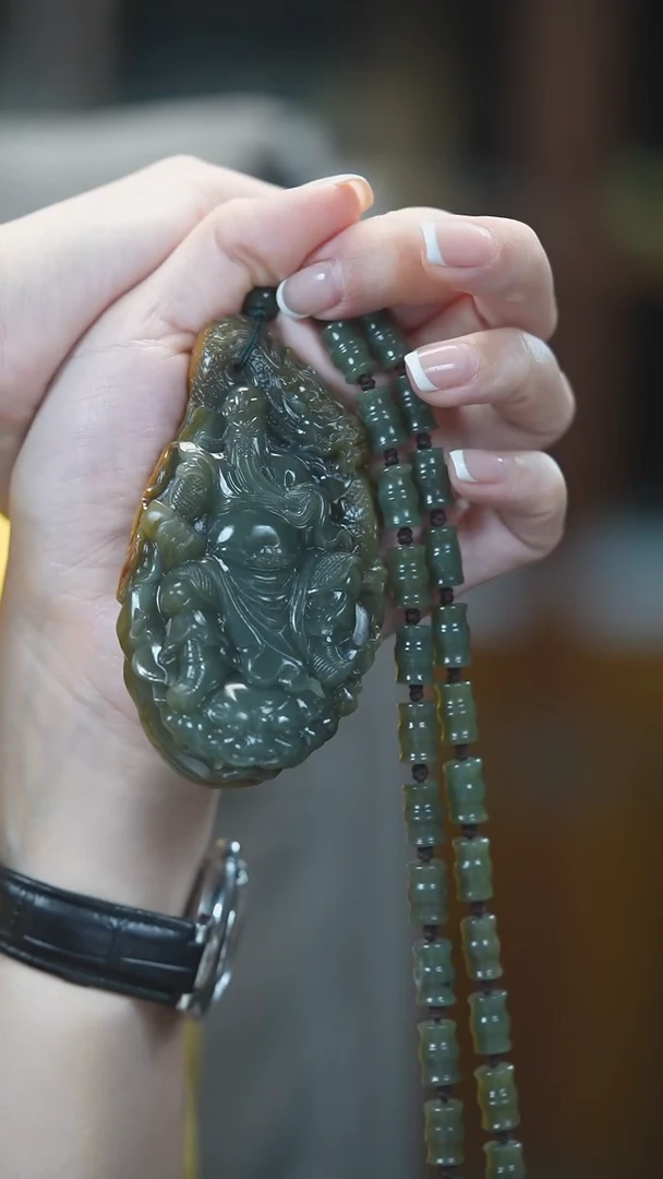 颈饰未镶嵌和田玉肖关公