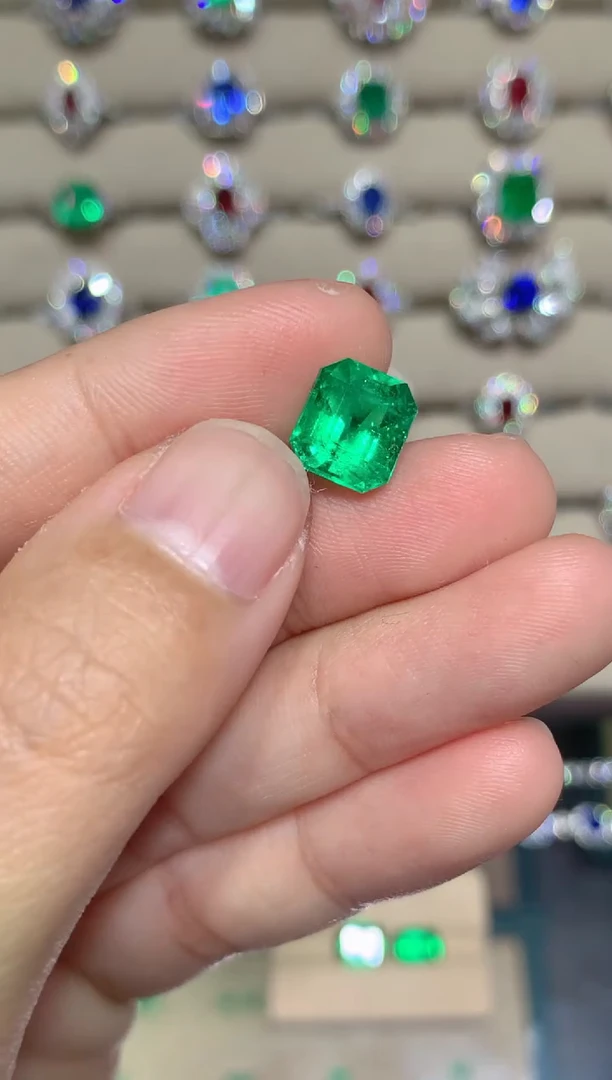 【闪购商品】祖母绿裸石未镶嵌2.8CT  哥伦比亚