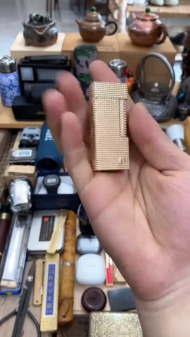 瓷片闪购商品  如图所示