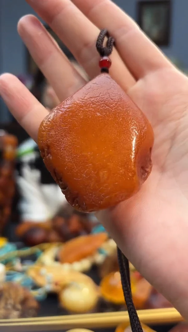 琥珀颈饰未镶嵌吊坠